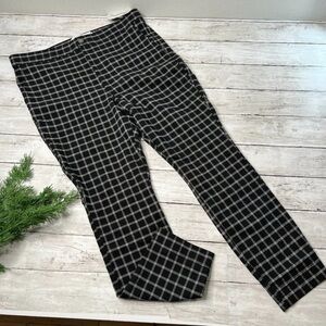 Hollister Black and White Checkered Ankle Pants